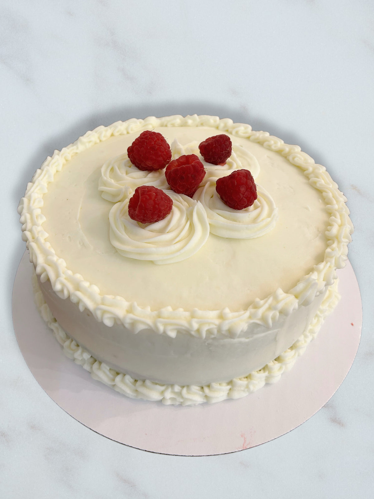Round layered cakes